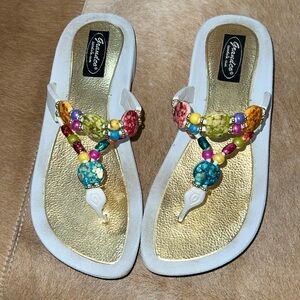 GRANDCO RAINBOW BEADED THONG FLIP FLOPS SIZE 8